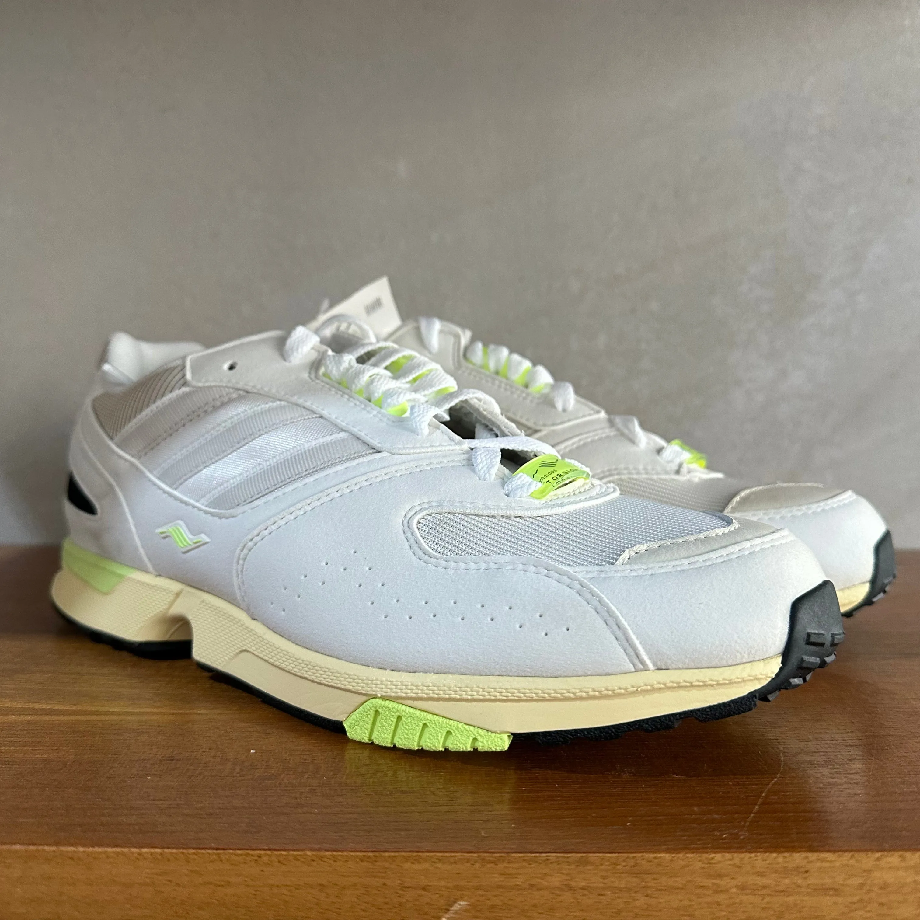 adidas ZX 4000 Trainers Off White / Hot Lime - uk 9.5