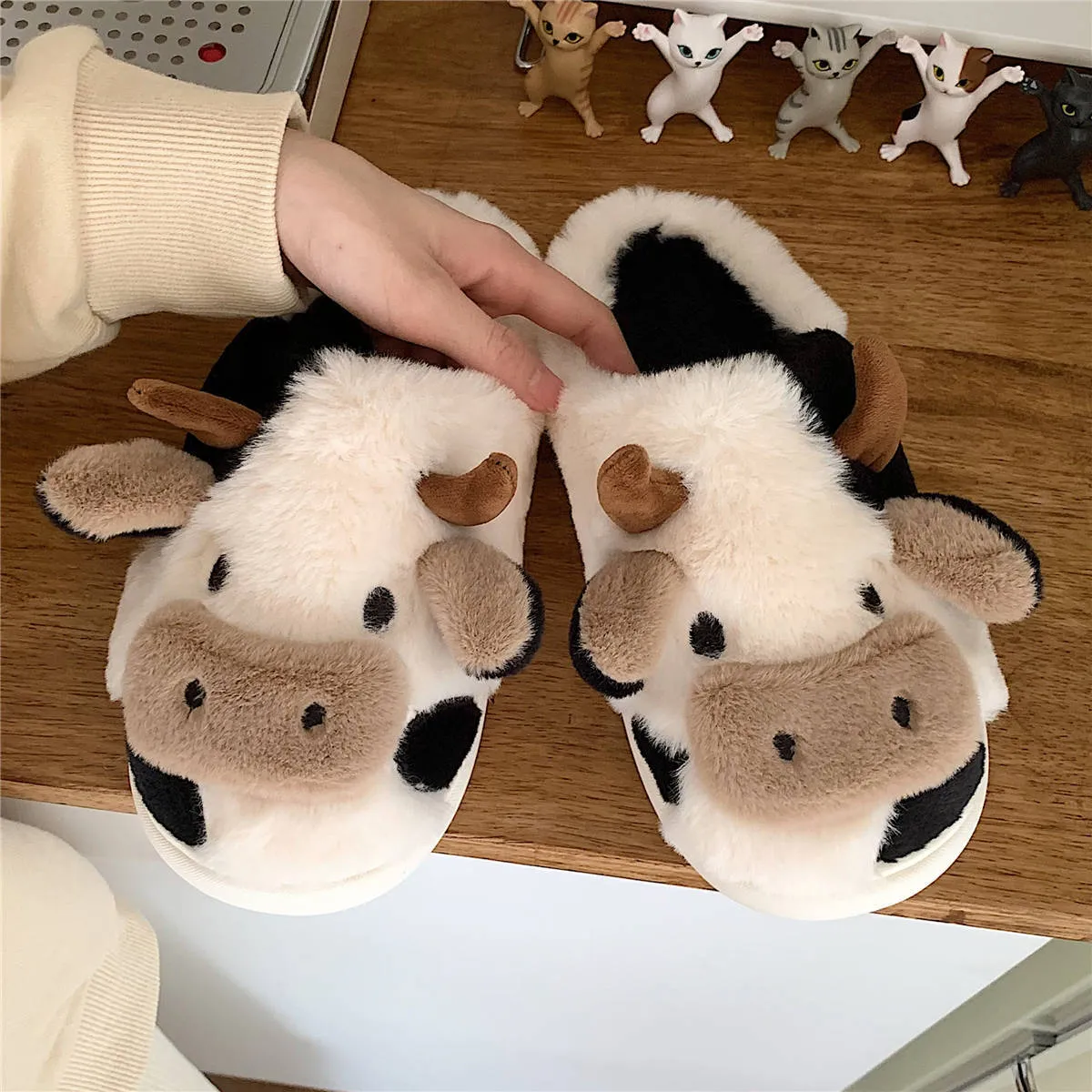 LovelyRLovely Animal Soft Fluffy Winter Slippers