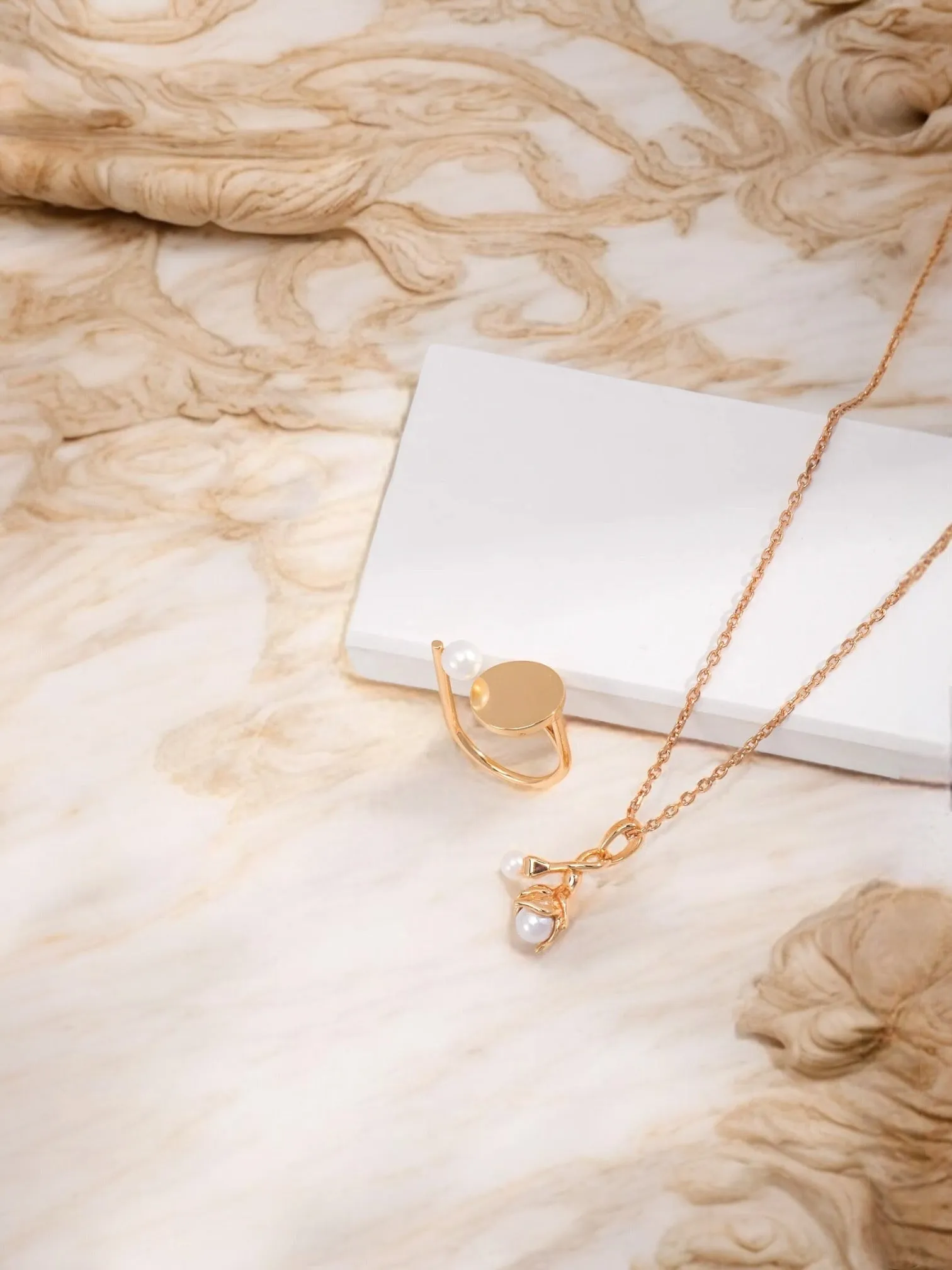 Oriana - Gold Dipped Pearl Pendant Necklace