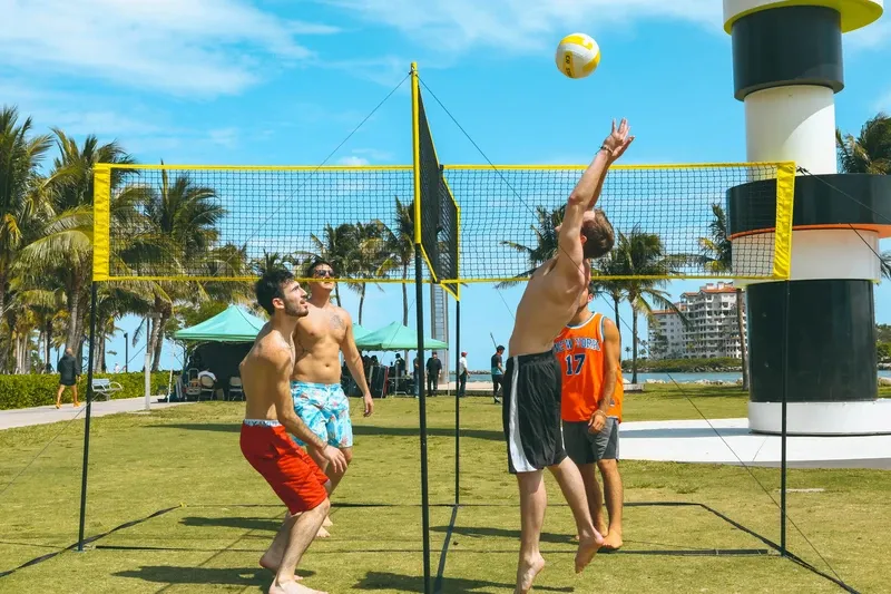 Portable volleyball net 4 square bounce net