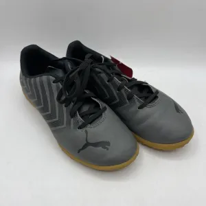 Size 2Y: Puma Grey & Black Lace-up Indoor/Futsal Soccer Cleats