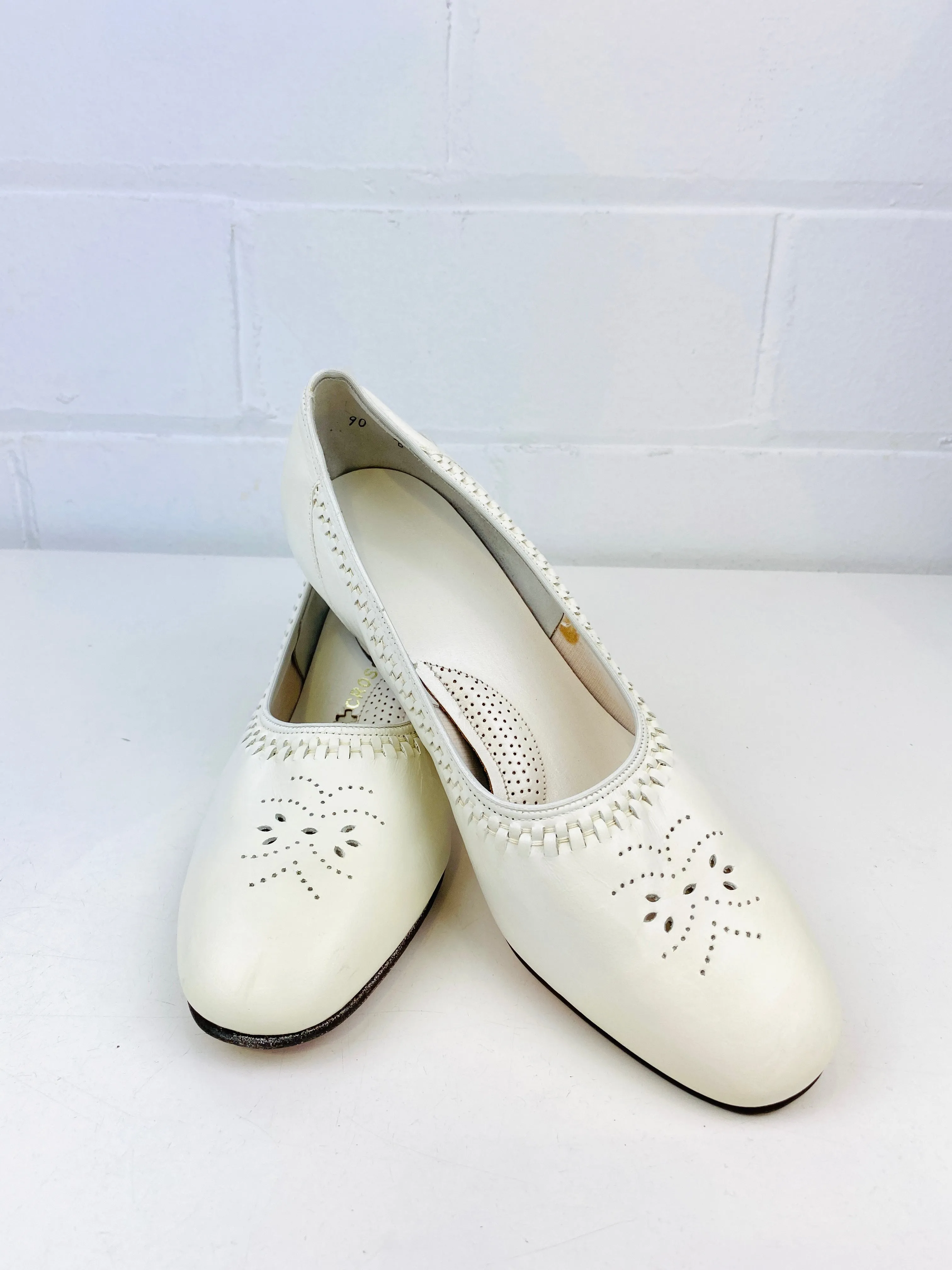 Vintage Deadstock Shoes, Women's 1980s White Leather Mid-Heel Pumps, NOS, 7681